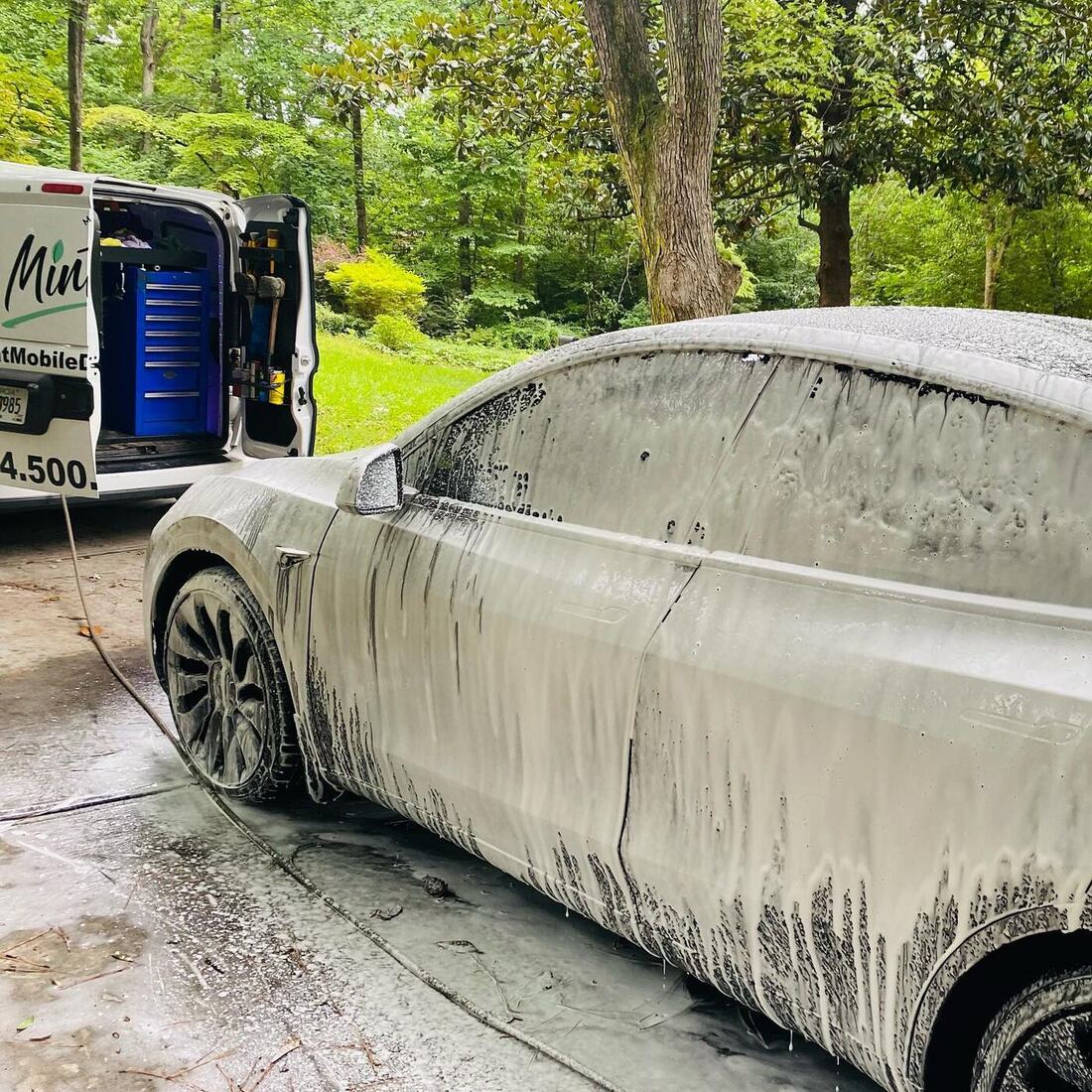 Foam pre-wash, Tesla Model Y